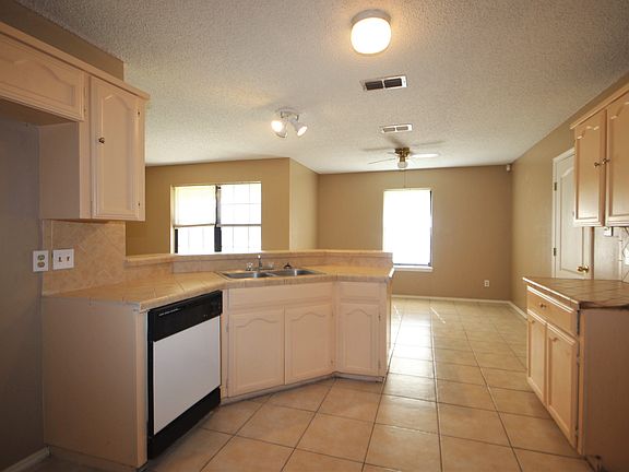 5th image of 2509 Mi Tierra Dr