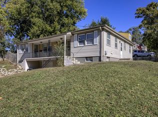 3201 N 69th St, Omaha, NE 68104