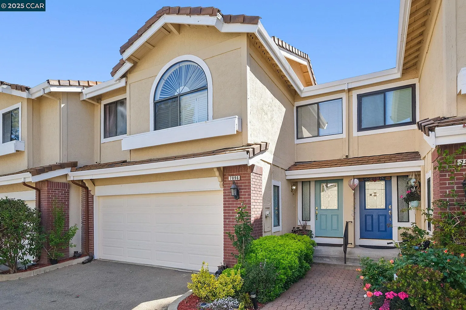 7896 Gate Way photo 1