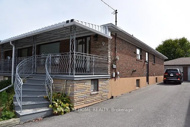 9 Elnathan Cres #BASEMENT