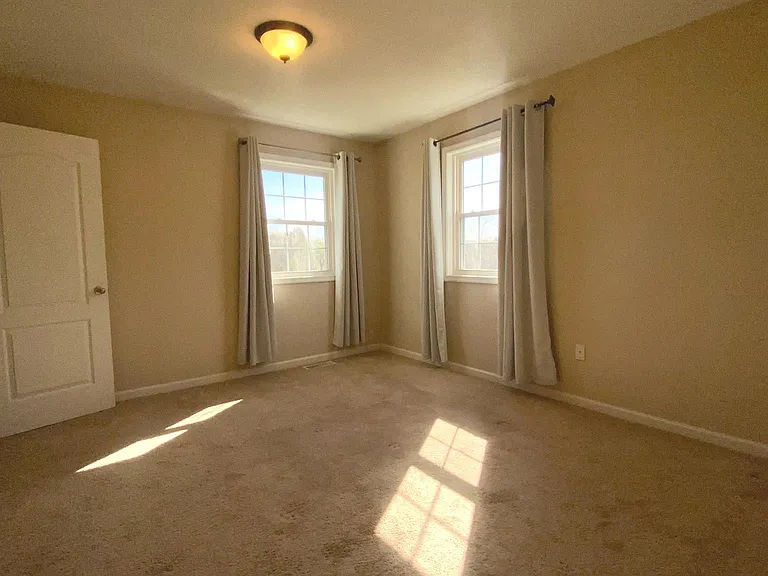 204 Brecknock Ter — Photo 15