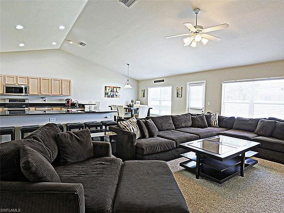 4th image of 3939 SW 17th Ave