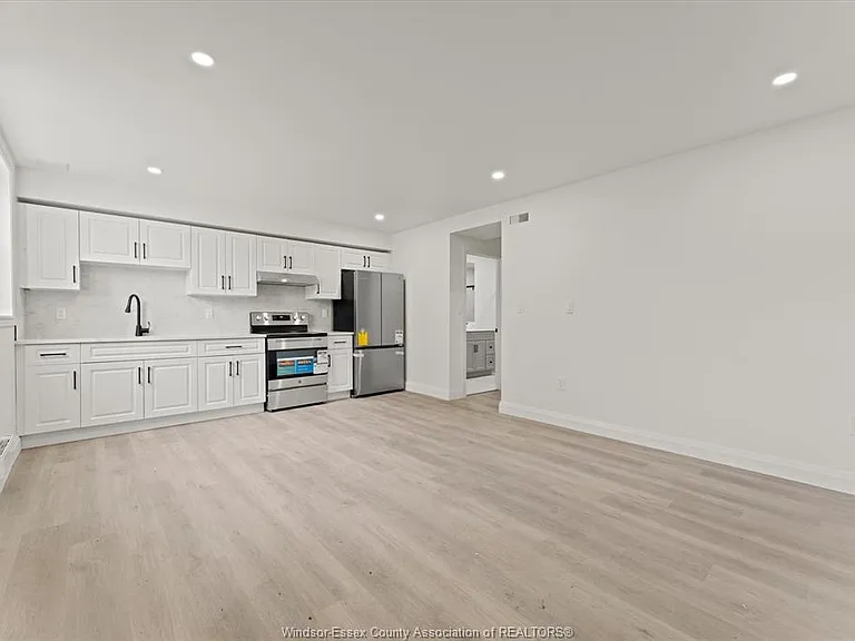 702 Pierre Ave #4 — Photo 4