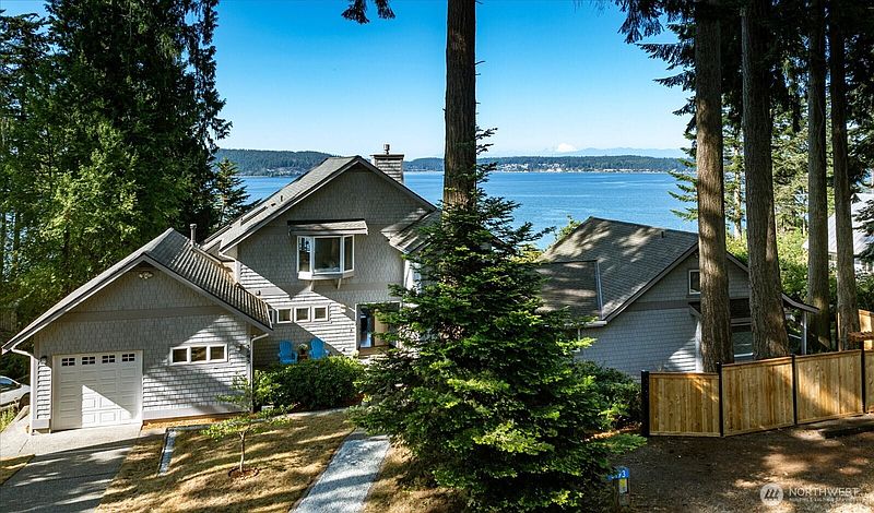 2nd image of 3193 Fox Spit Road