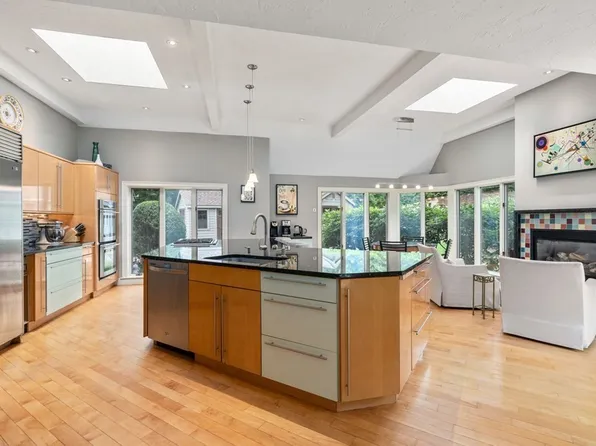 6 Standish Cir, Canton, MA 02021