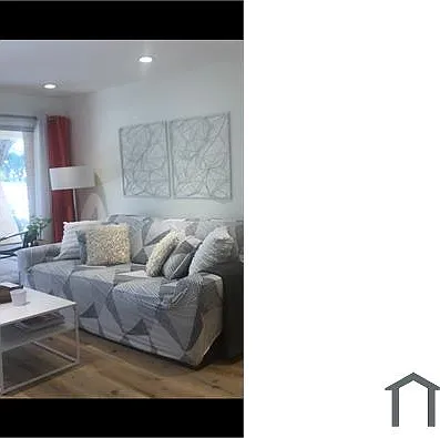 550 N Villa Ct — Photo 2