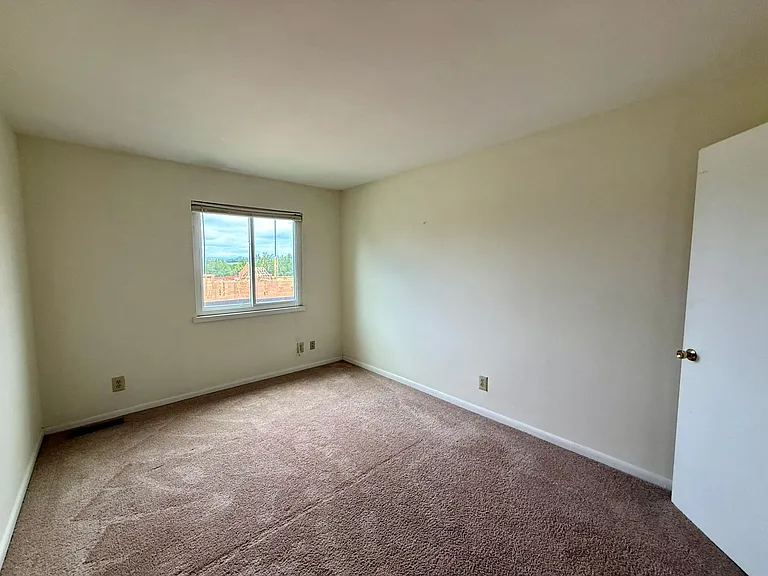 319 Harvest Dr — Photo 27