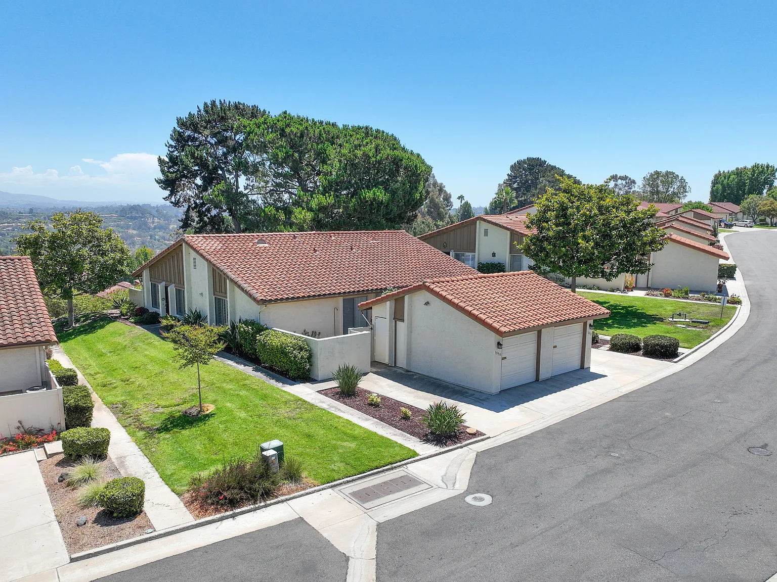 1850 Forestdale Dr — Photo 3