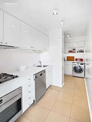 Rented by Sotheby's International Realty | media 14