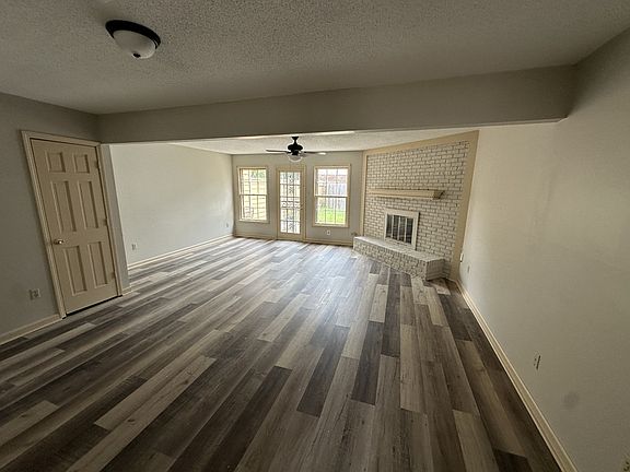 3rd image of 6374 Hunters Place Dr