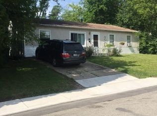 213 Rivers View Dr, Carpentersville, IL 60110