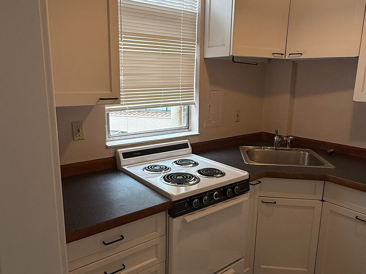 Studio, 345 sqft, $1,290 — Photo 3