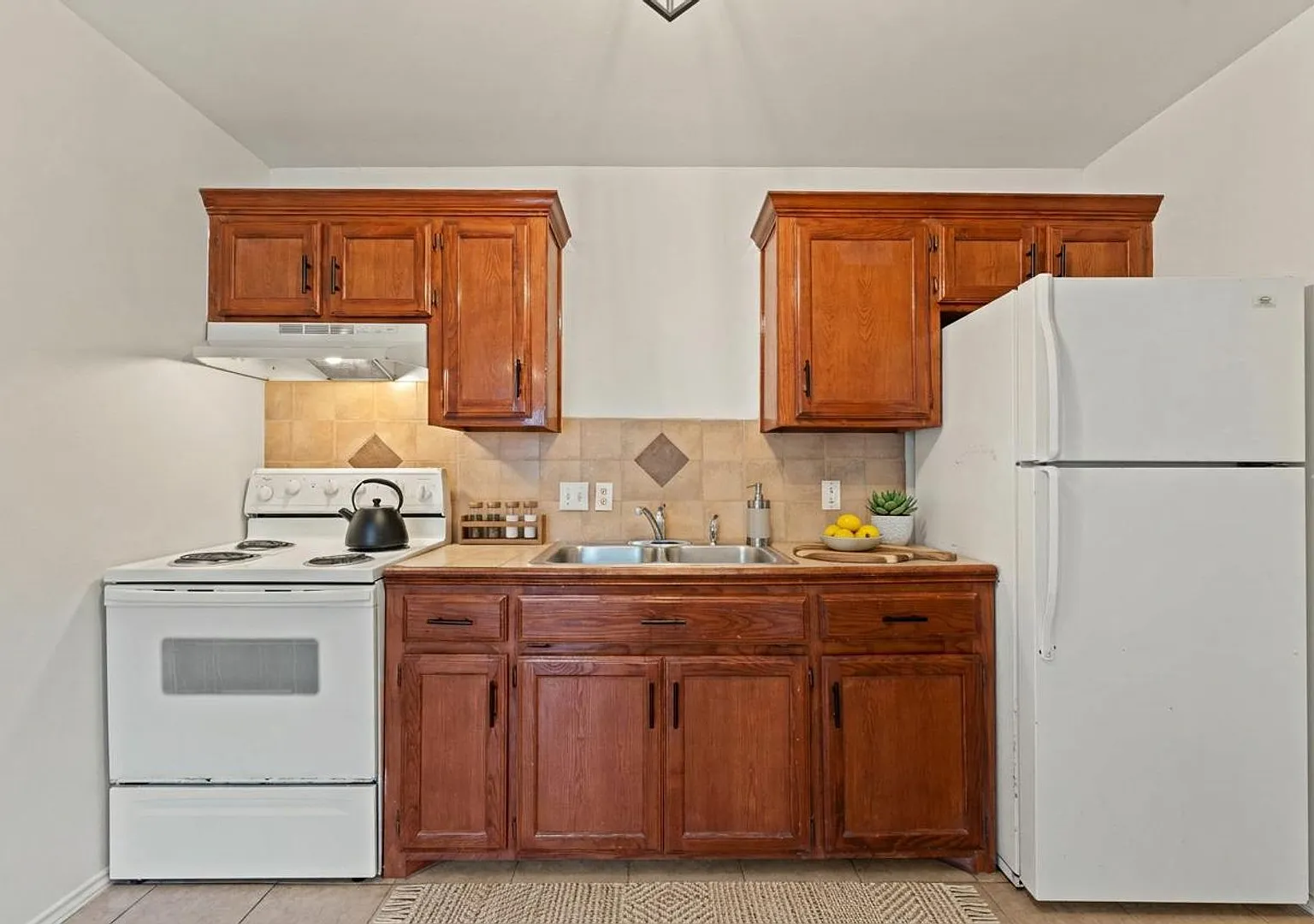 Gardenia Apartments — Photo 2