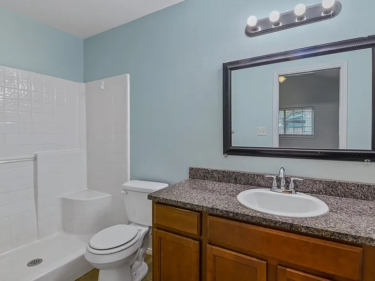 102 Pecan Harbor St — Photo 16