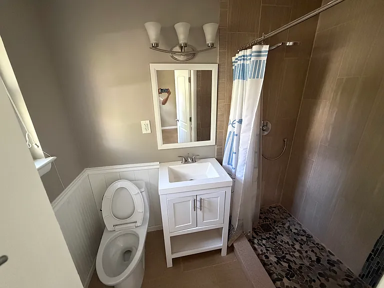 basement bedroom en suite bathroom