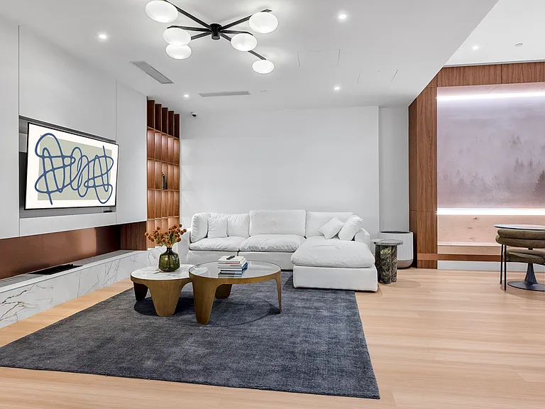 5055 Broadway #Penthouse 2 — Photo 15
