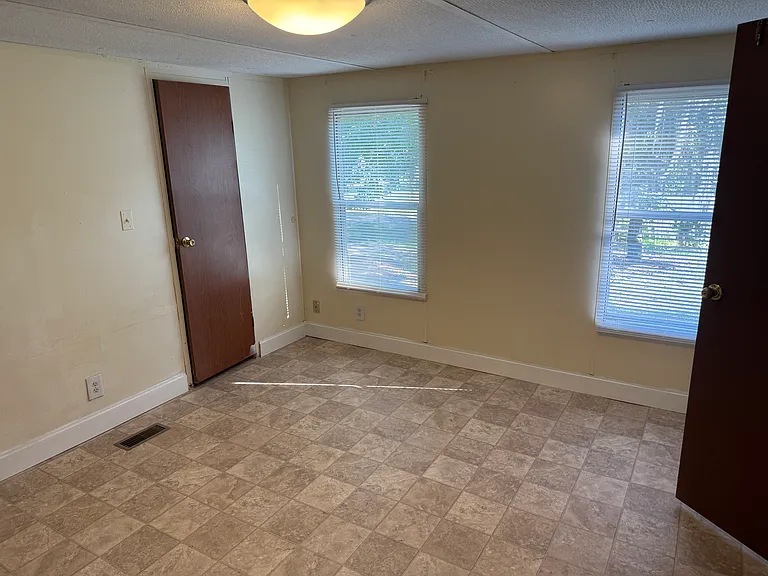 5553 Rivercreek Dr — Photo 14