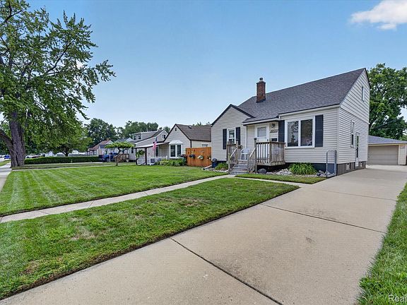 5th image of 29243 Harding St