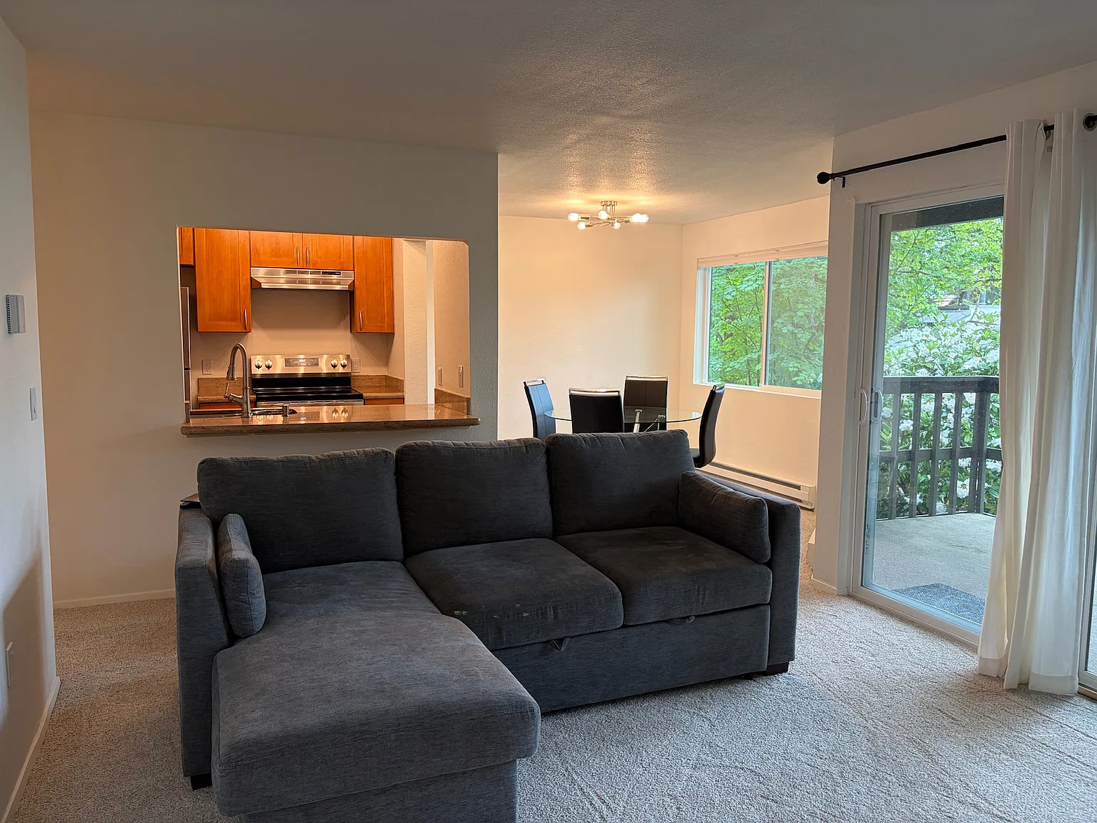 2 bed, 857 sqft, $2,600 — Photo 4
