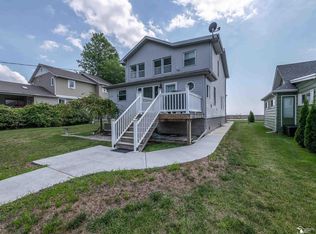 2912 Lakeshore Dr, Monroe, MI 48162