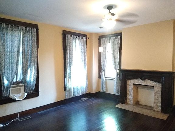 4th image of 1026 E Mound St #A
