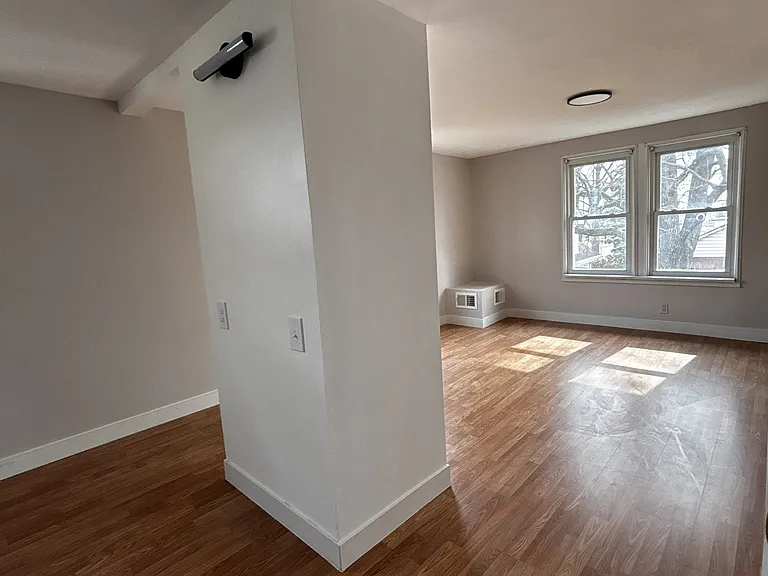 2538 Florent Ave — Photo 10