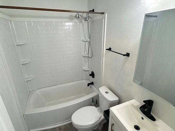 5th image of 1704 Oriole St