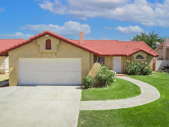 3rd image of 1521 W Avenue I