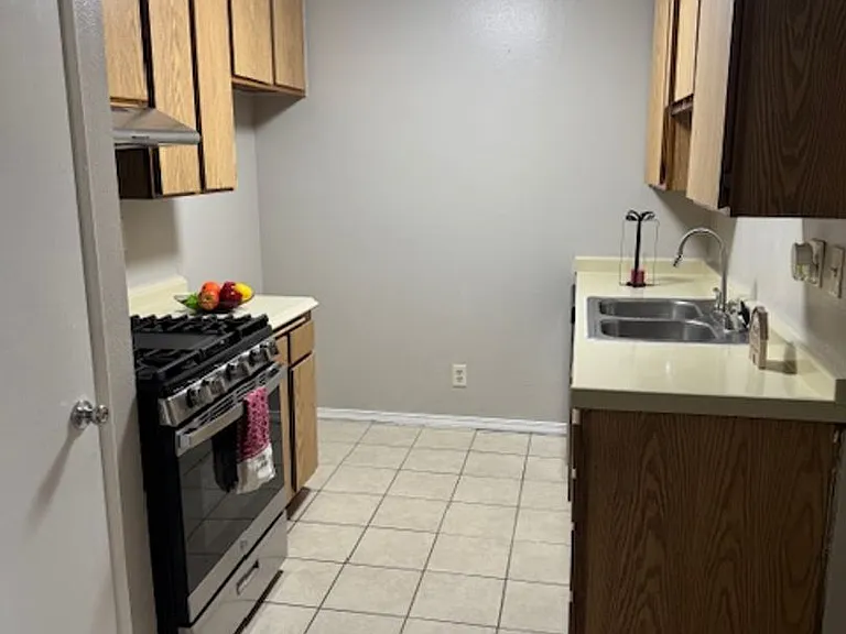 7817 Vineland Ave — Photo 13