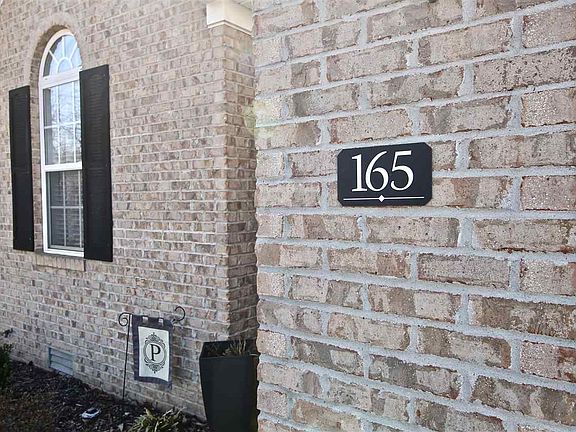 4th image of 165 Lost River Ln