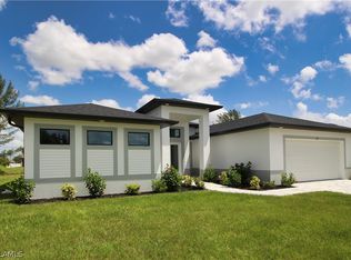 831 SW 28th Terrace Cpe, Coral, FL 33914