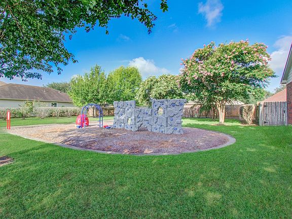 5th image of 14034 Chelseahurst Ln