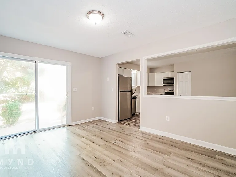 1484 Willow View Dr — Photo 7