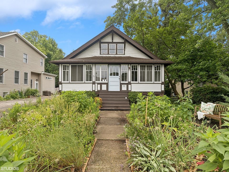 1st image of 923 N Dunton Ave