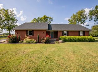 1904 Mayflower Rd, Bentonville, AR 72713