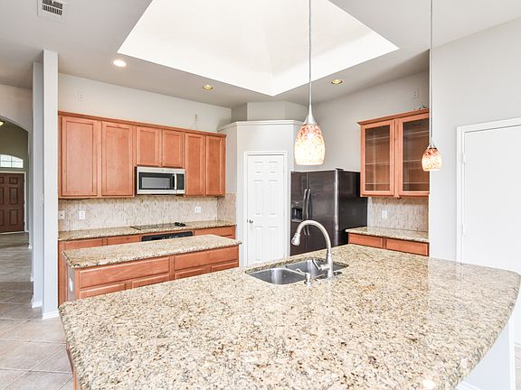 3rd image of 9761 Snowberry Dr