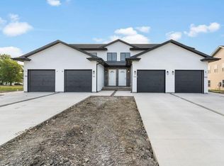 3114 Ginkgo Ln, Muscatine, IA 52761