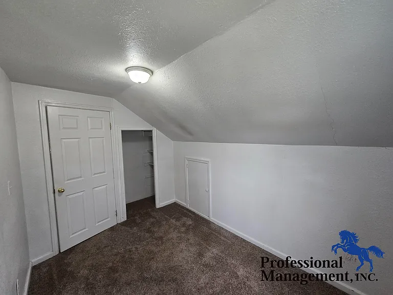 24 1/2 Van Buren St #1/2 — Photo 6