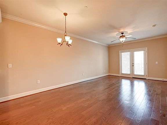 2nd image of 2203 Dorrington St APT 204
