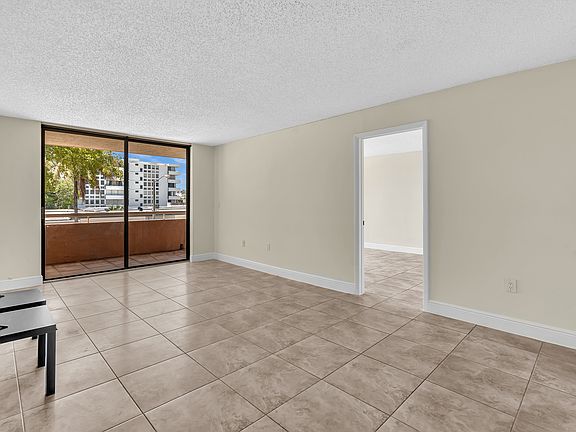 2nd image of 8101 Byron Ave APT 202
