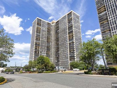 300 Winston Dr APT 1521, Cliffside Park, NJ, 07010