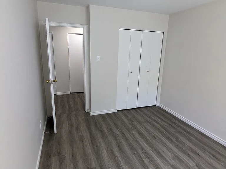 236 Louisa St #9B — Photo 5