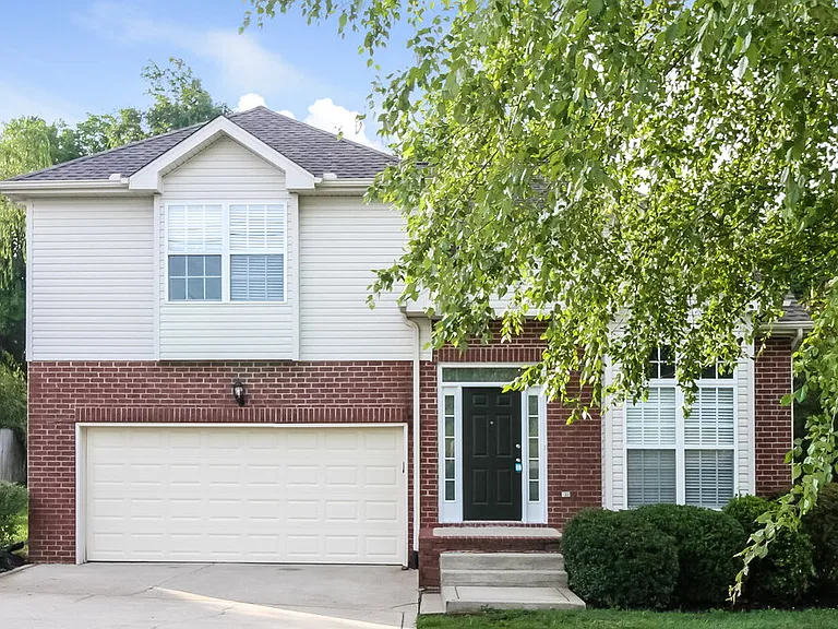 131 E Braxton Ln — Photo 1