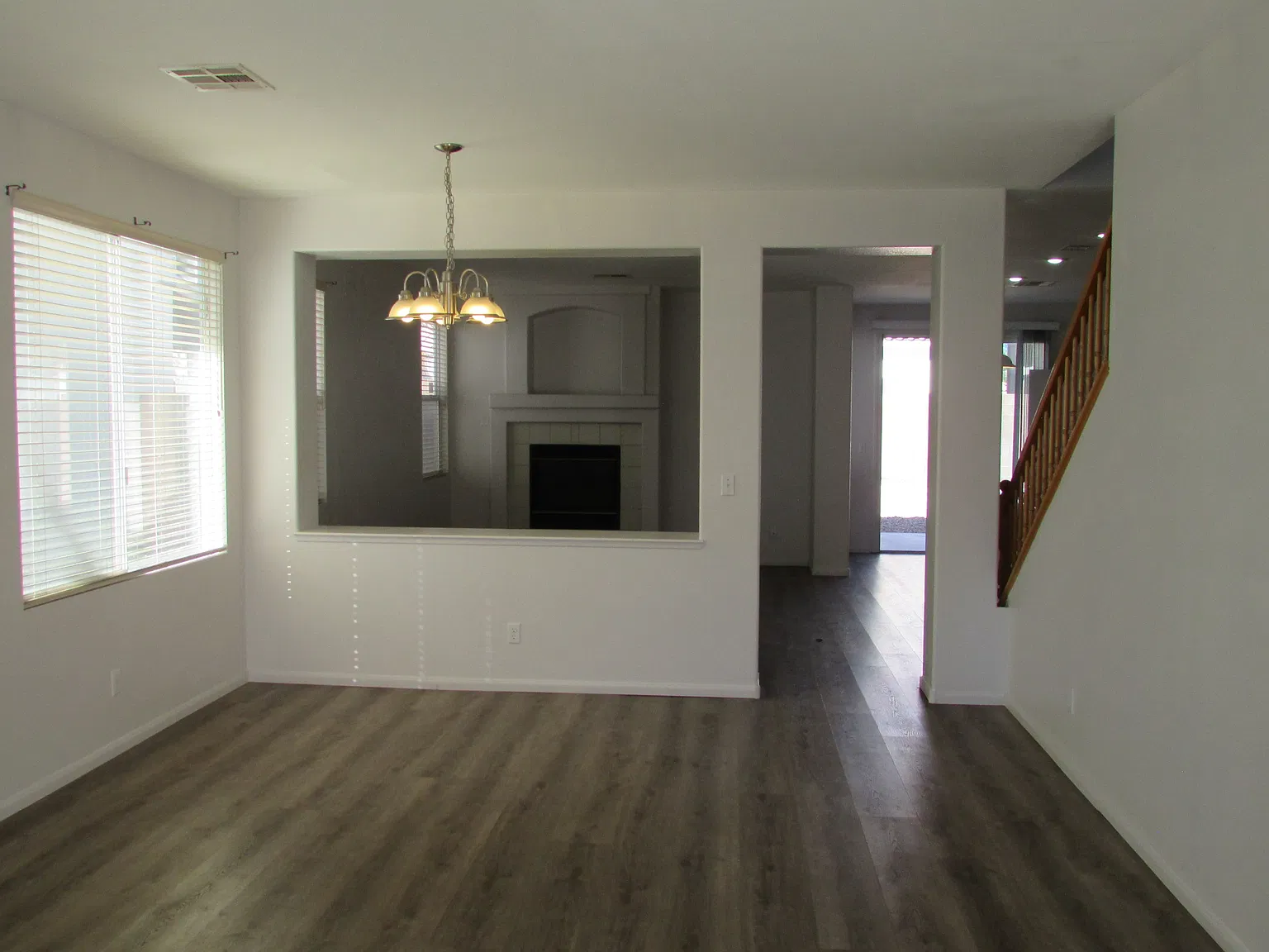 4 bed, 2366 sqft, $2,100 — Photo 3