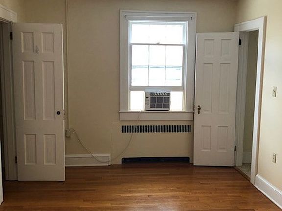 4th image of 142 N Washington St APT 2