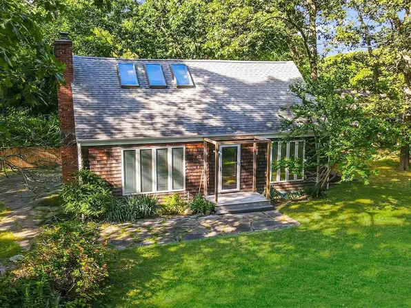 26 Columbia Avenue, Westhampton, NY 11977