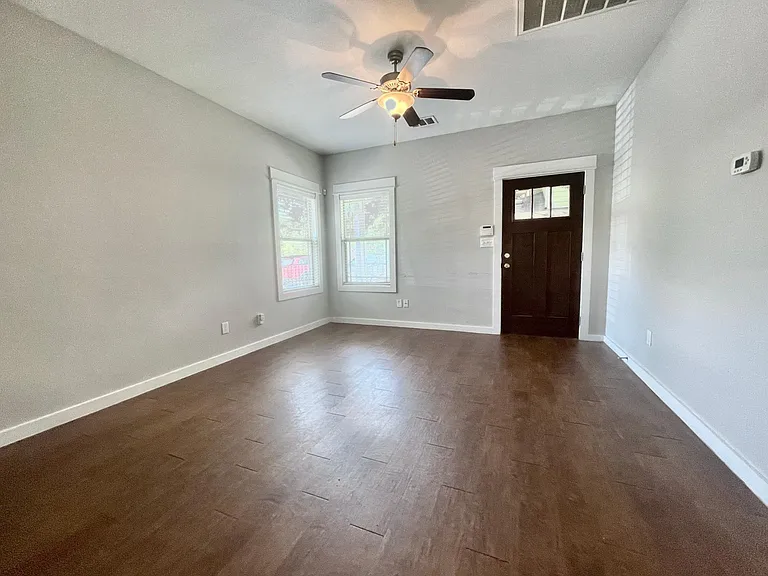 706 W North Loop Blvd #A — Photo 7
