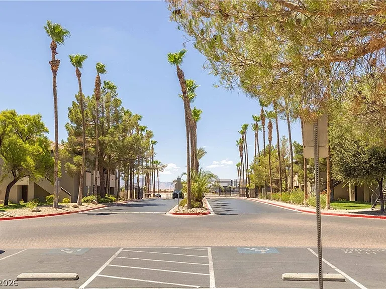 9000 Las Vegas Blvd S #2122 — Photo 26