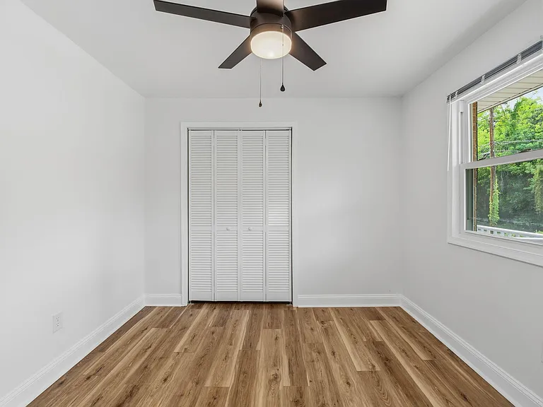 248 Lakeside Dr — Photo 20
