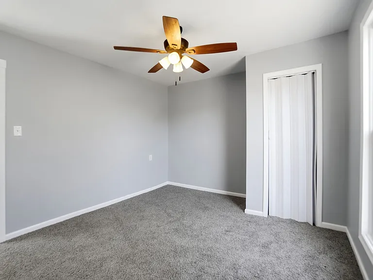 516 S Madriver St — Photo 25